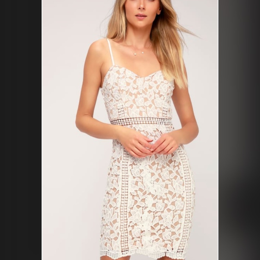 Giovani Lace Dress - Picture 2 of 6